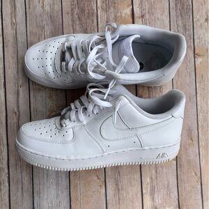 Men's White Low-Top Athletic Sneakers - Classic Leather Trainer